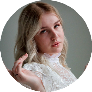 АНАСТАСИЯ ИВАНОВА